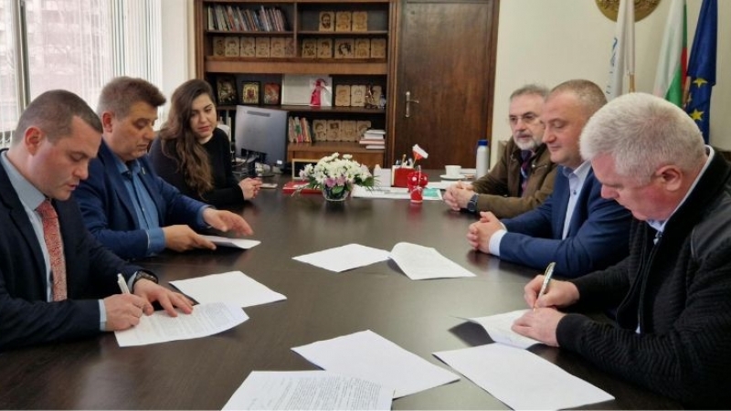 Подписан бе договорът за Летище Русе