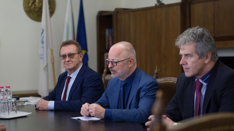 Подписан бе договорът за доставка на нови 15 тролейбуса от Чехия