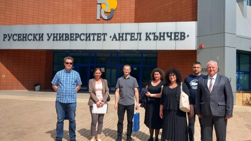 Община Русе изпълнява мащабен проект за подмяна на уличното осветление